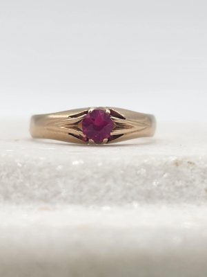 14ct Yellow Gold and Synthetic Ruby Ring GN434530