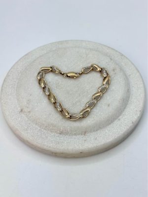 9ct Diamond Bracelet - GN443311