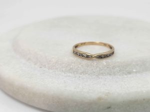 9ct Illusion Ring - GN445613