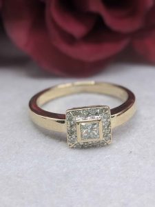 Ladies 9ct Yellow Gold Cushion Cut Diamond Cluster Ring - BL444080