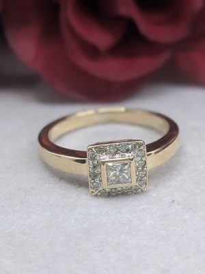 Ladies 9ct Yellow Gold Cushion Cut Diamond Cluster Ring - BL444080