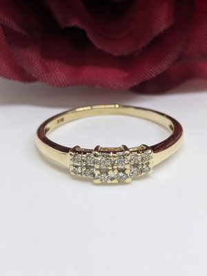 Ladies 9ct Yellow Gold Cluster Illusion Diamond Ring - BL445279