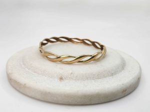 9ct Twist Design Bangle - GN445478