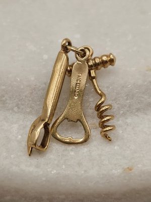 9ct Gold Cork Screw Pendant GN442603-4