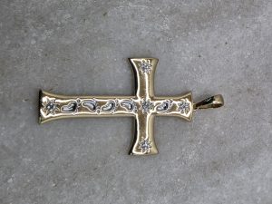 Unisex 9ct Gold Cross Pendant w/ Diamonds & Footprints Inscription - IP444201-1
