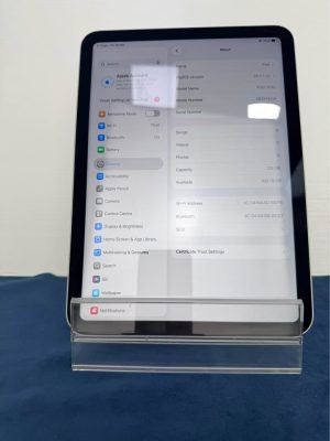 Apple iPad 11th Gen 11” A3354 - GN448184