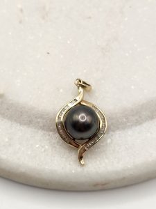 9ct Black Pearl and Diamond Pendant GN440723