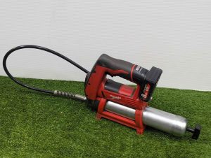 Milwaukee 12V Grease Gun w/ 8Ah Battery (US Model) - BP446686