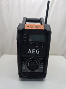 AEG RADIO BRFM18 W/BATTERY 5AH 18V - IP445764